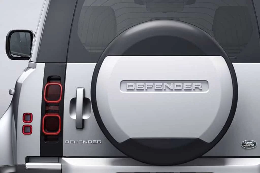 Land Rover Defender 3.0 D250 X-Dynamic HSE 110 5dr Auto