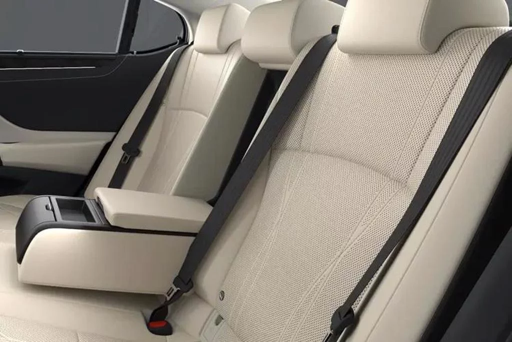 Lexus Es 300h 2.5 4dr CVT Premium Edition